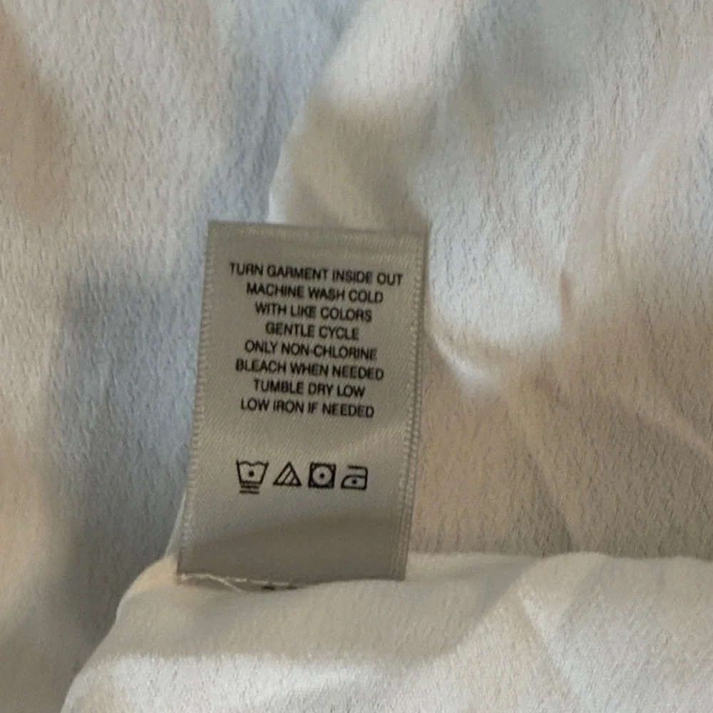 John Mark Floral Embroidered White Blouse size L - Picture 8 of 9